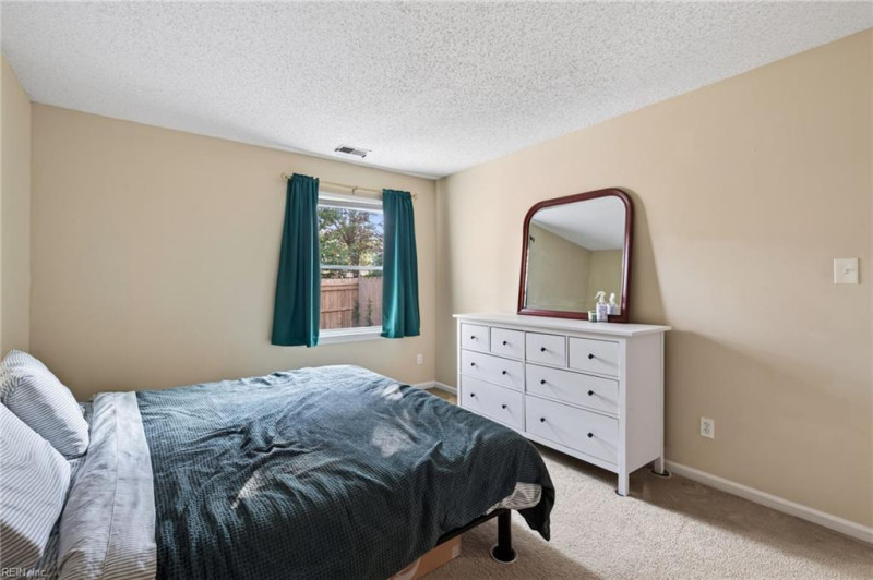 Photo 13 of 26 residential for sale in Virginia Beach virginia