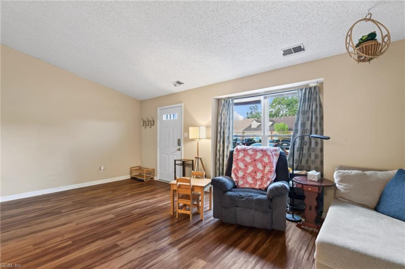 Photo 5 of 26 residential for sale in Virginia Beach virginia