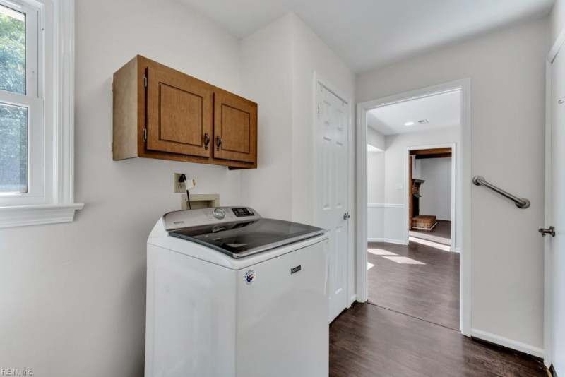 Photo 15 of 42 residential for sale in Virginia Beach virginia