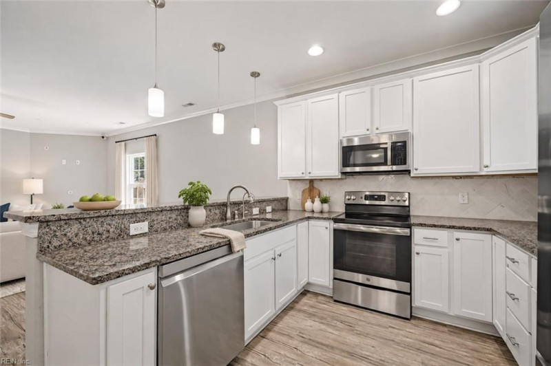 Photo 13 of 41 residential for sale in Norfolk virginia