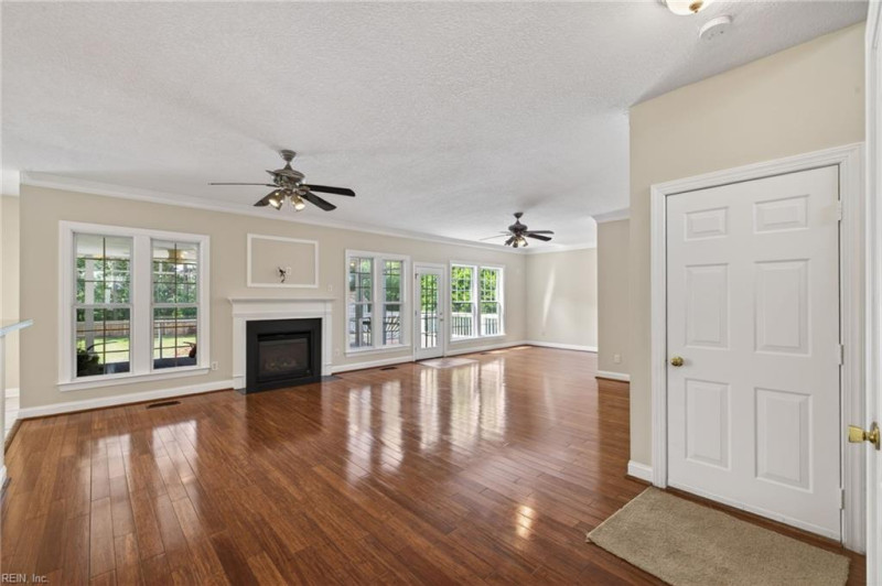 Photo 13 of 50 residential for sale in Moyock virginia