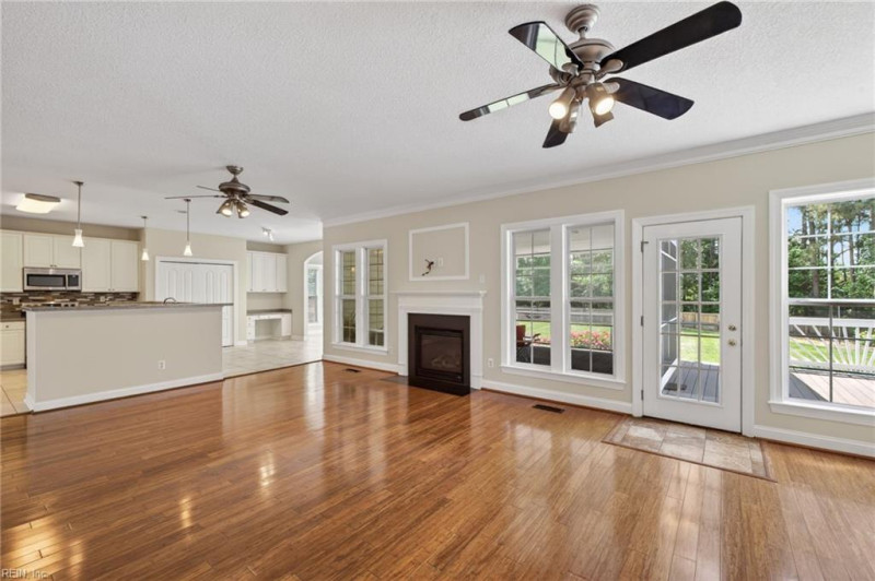 Photo 17 of 50 residential for sale in Moyock virginia