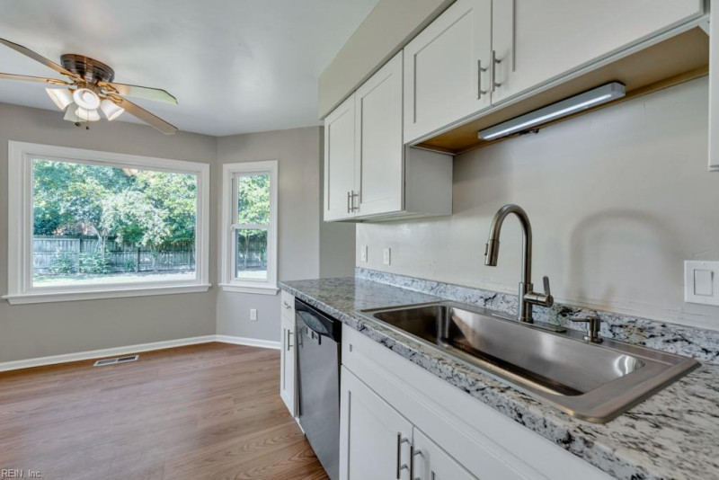 Photo 10 of 42 residential for sale in Virginia Beach virginia