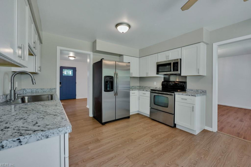 Photo 12 of 42 residential for sale in Virginia Beach virginia