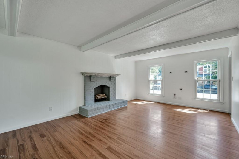 Photo 15 of 42 residential for sale in Virginia Beach virginia