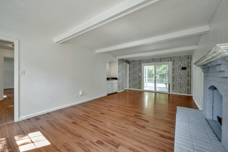 Photo 16 of 42 residential for sale in Virginia Beach virginia