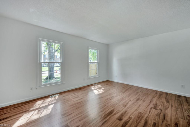 Photo 5 of 42 residential for sale in Virginia Beach virginia