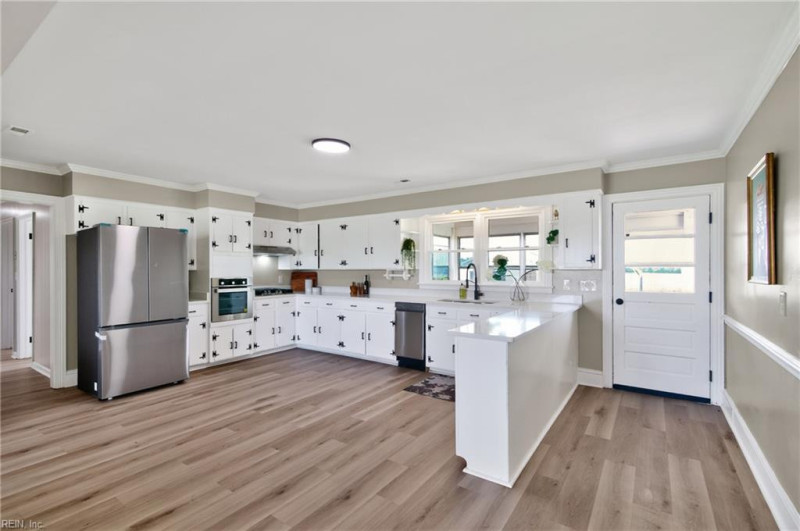 Photo 13 of 40 residential for sale in Suffolk virginia