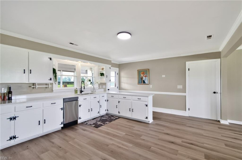 Photo 17 of 40 residential for sale in Suffolk virginia