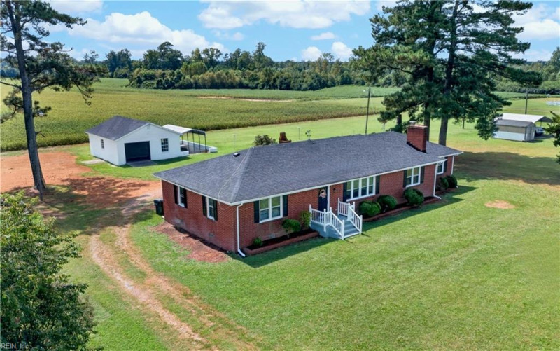 Photo 3 of 40 residential for sale in Suffolk virginia