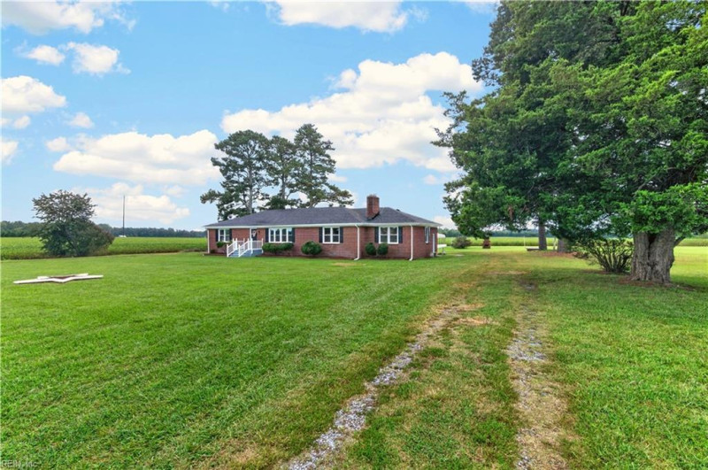 Photo 5 of 40 residential for sale in Suffolk virginia