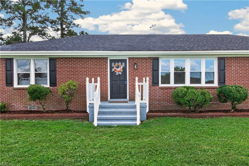Photo 6 of 40 residential for sale in Suffolk virginia