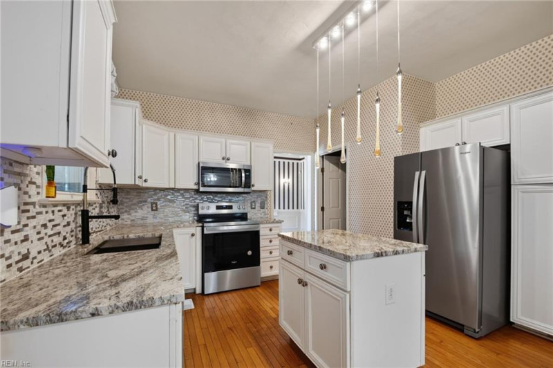 Photo 13 of 46 residential for sale in Chesapeake virginia