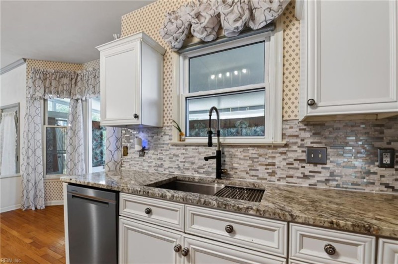 Photo 14 of 46 residential for sale in Chesapeake virginia