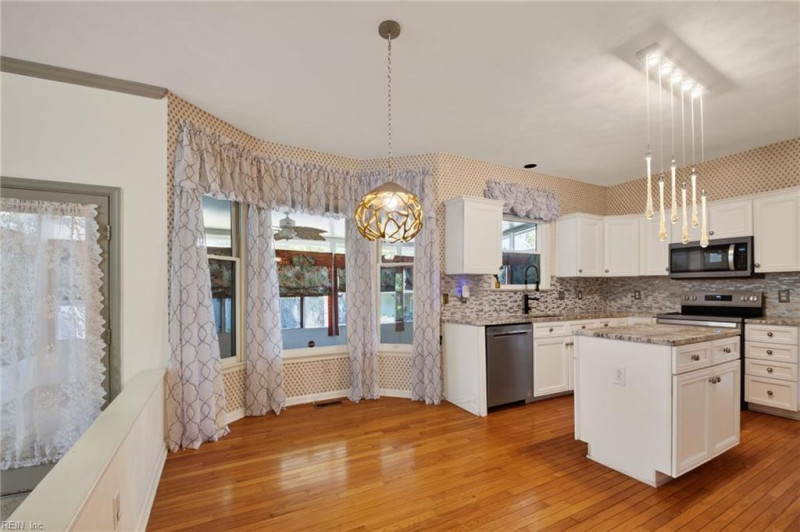 Photo 15 of 46 residential for sale in Chesapeake virginia