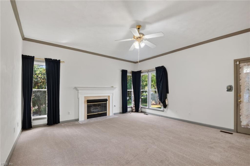 Photo 17 of 46 residential for sale in Chesapeake virginia