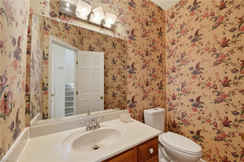 Photo 20 of 46 residential for sale in Chesapeake virginia