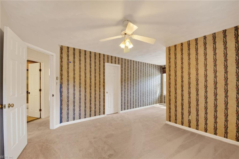 Photo 34 of 46 residential for sale in Chesapeake virginia