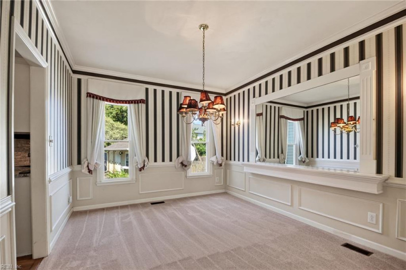 Photo 8 of 46 residential for sale in Chesapeake virginia