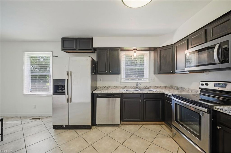 Photo 10 of 21 residential for sale in Portsmouth virginia