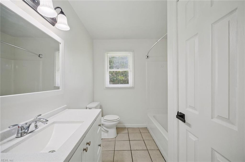 Photo 11 of 21 residential for sale in Portsmouth virginia
