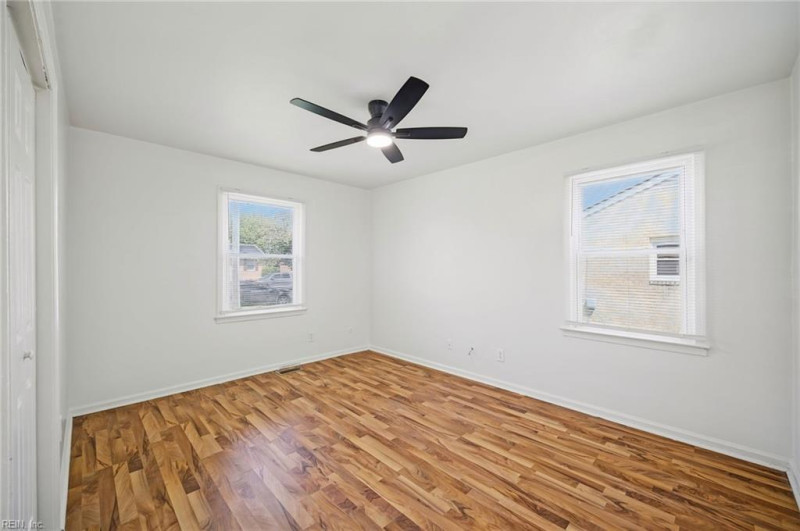 Photo 13 of 21 residential for sale in Portsmouth virginia