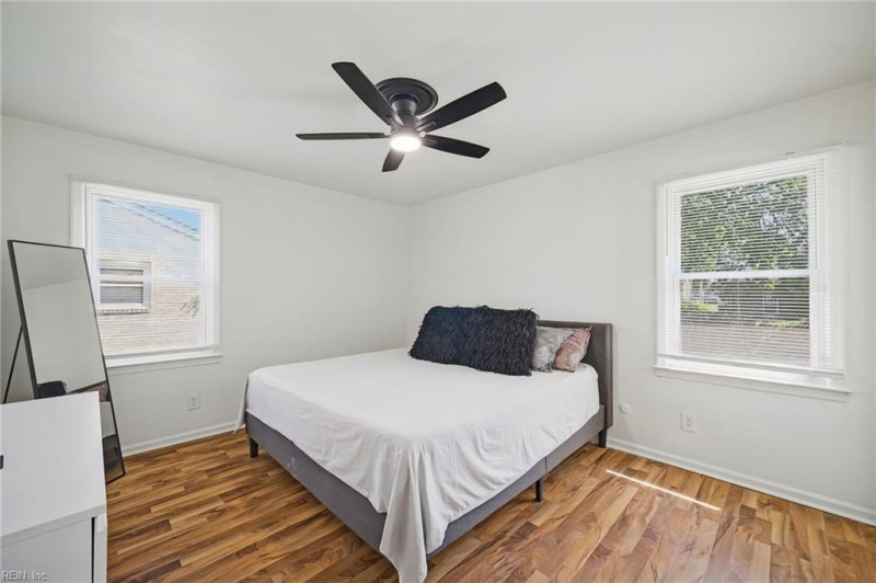 Photo 14 of 21 residential for sale in Portsmouth virginia