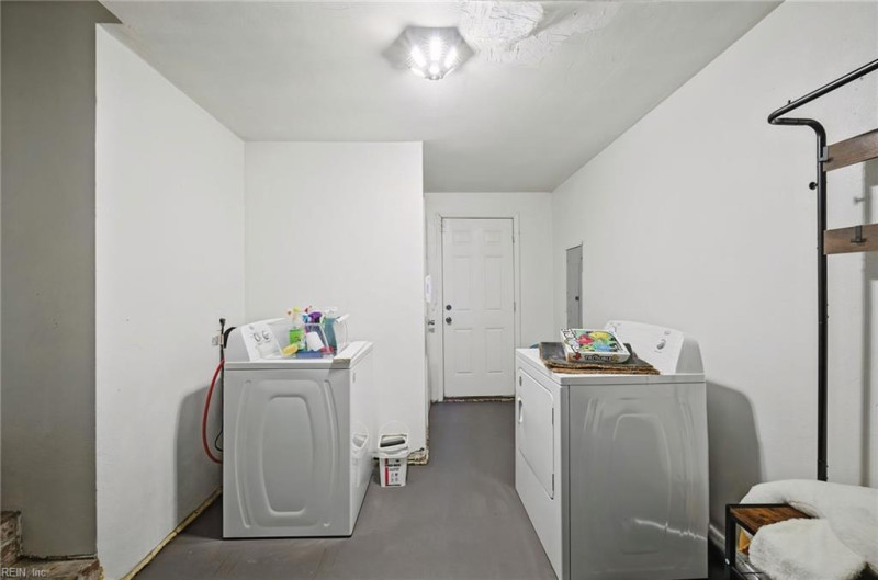 Photo 17 of 21 residential for sale in Portsmouth virginia
