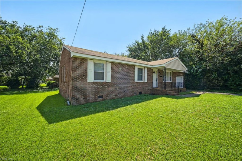 Photo 2 of 21 residential for sale in Portsmouth virginia