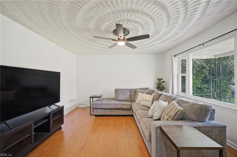 Photo 6 of 21 residential for sale in Portsmouth virginia