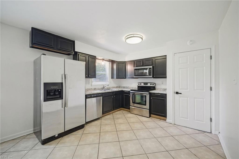 Photo 9 of 21 residential for sale in Portsmouth virginia