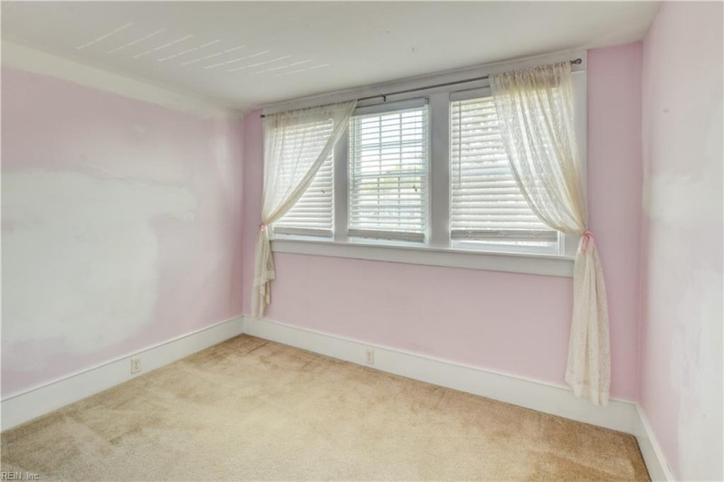 Photo 38 of 50 residential for sale in Suffolk virginia