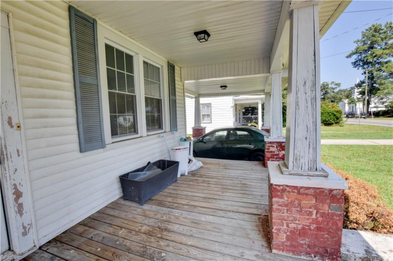 Photo 4 of 50 residential for sale in Suffolk virginia