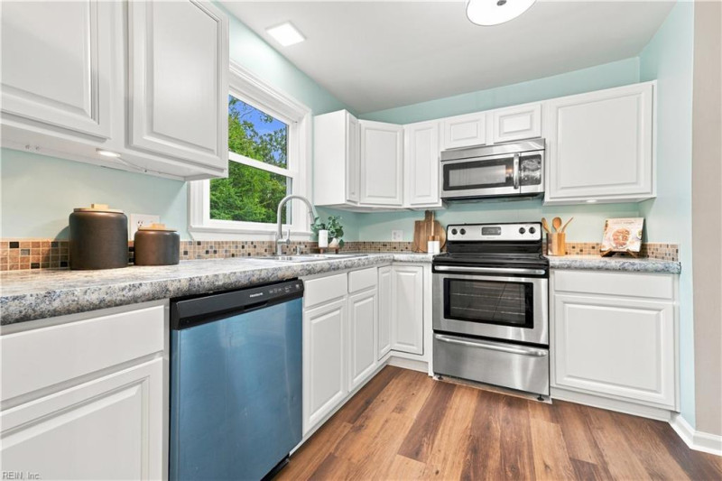 Photo 10 of 31 residential for sale in Newport News virginia