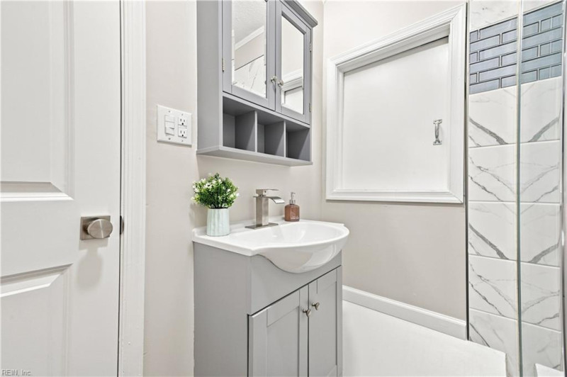 Photo 17 of 31 residential for sale in Newport News virginia