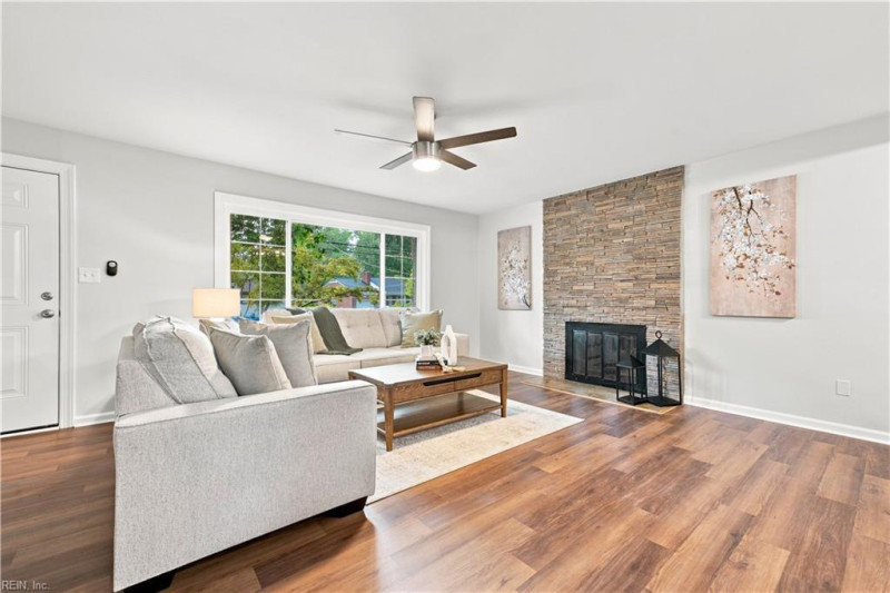 Photo 6 of 31 residential for sale in Newport News virginia