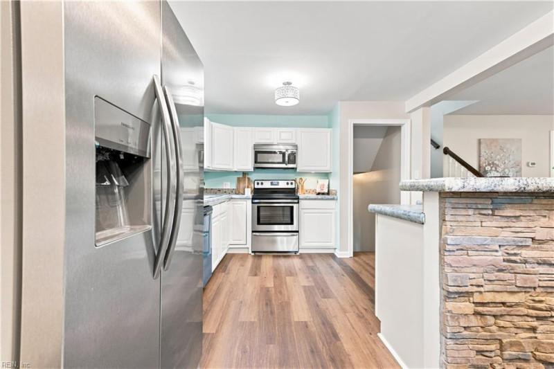 Photo 7 of 31 residential for sale in Newport News virginia