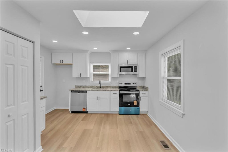 Photo 8 of 22 residential for sale in Norfolk virginia