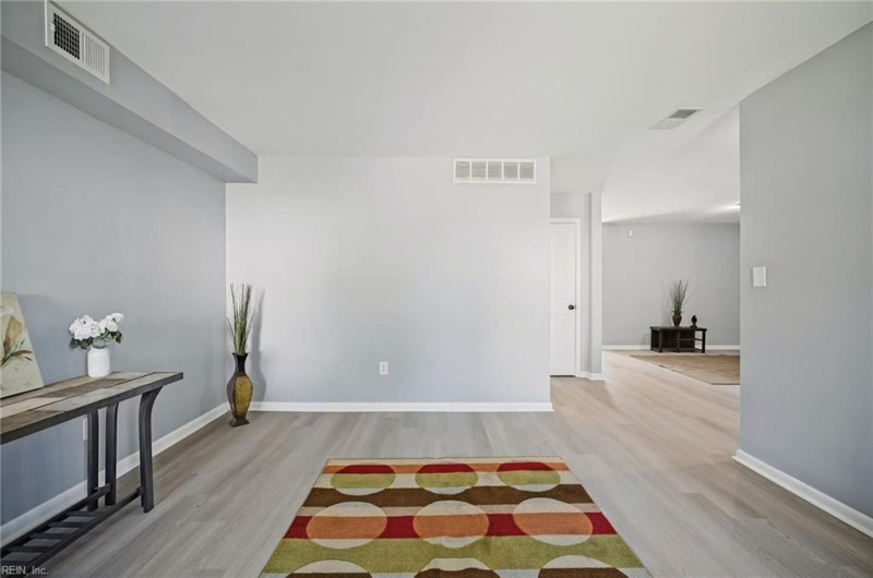 Photo 10 of 47 residential for sale in Portsmouth virginia
