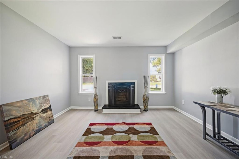 Photo 11 of 47 residential for sale in Portsmouth virginia