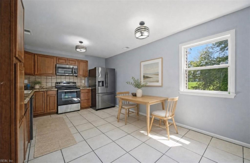 Photo 12 of 47 residential for sale in Portsmouth virginia
