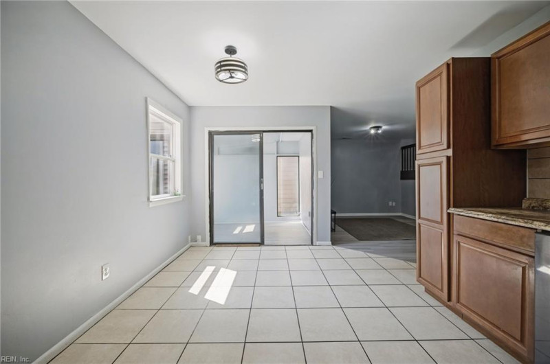 Photo 16 of 47 residential for sale in Portsmouth virginia