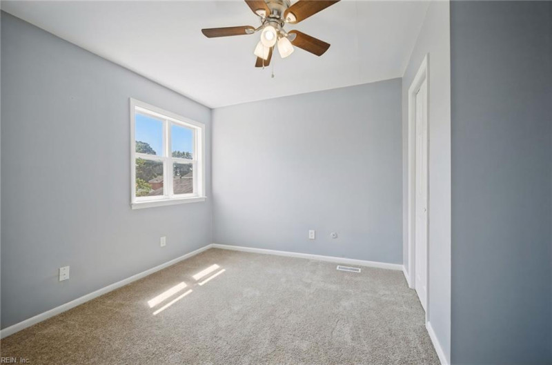 Photo 21 of 47 residential for sale in Portsmouth virginia
