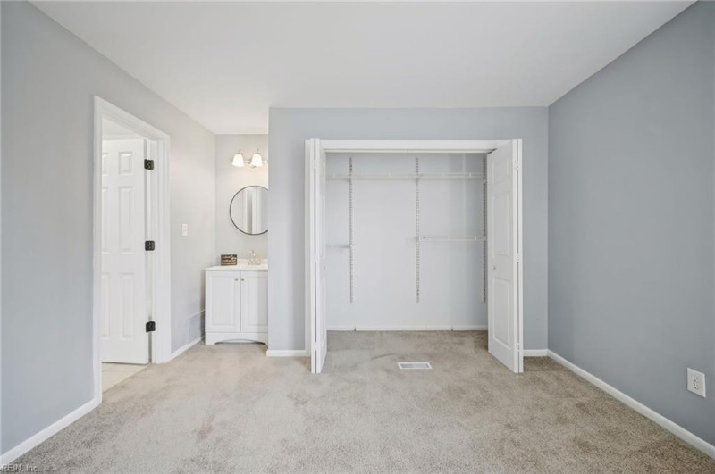 Photo 26 of 47 residential for sale in Portsmouth virginia