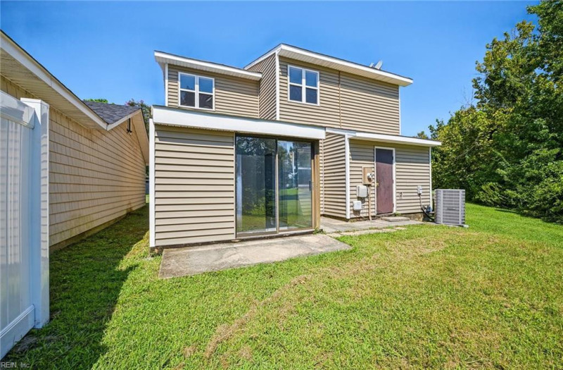 Photo 33 of 47 residential for sale in Portsmouth virginia