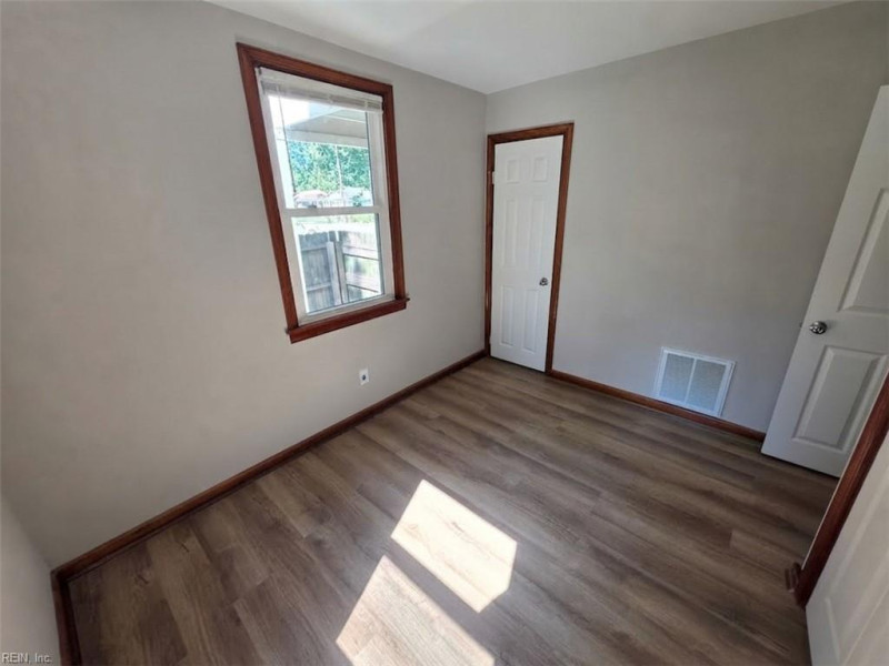 Photo 7 of 17 residential for sale in Newport News virginia Photo 7 of 17 residential for sale in Newport News virginia