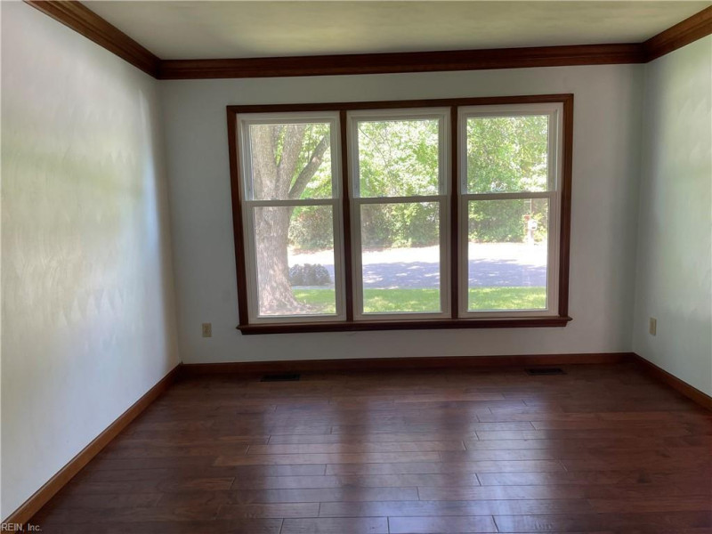 Photo 13 of 46 residential for sale in Virginia Beach virginia