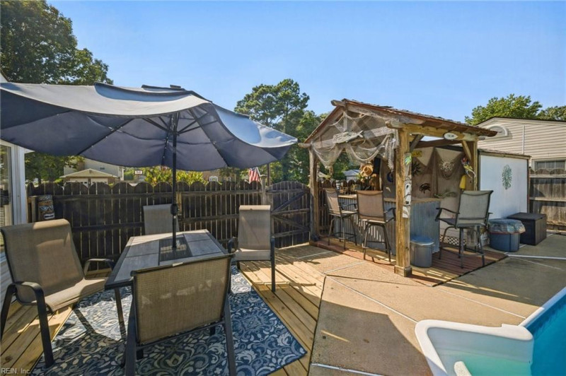 Photo 12 of 43 residential for sale in Virginia Beach virginia
