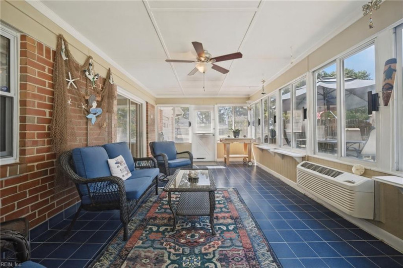 Photo 14 of 43 residential for sale in Virginia Beach virginia