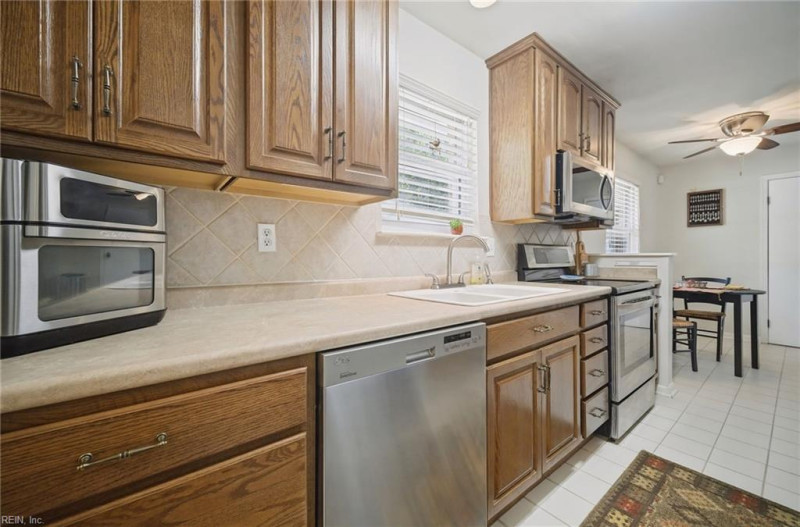 Photo 18 of 43 residential for sale in Virginia Beach virginia